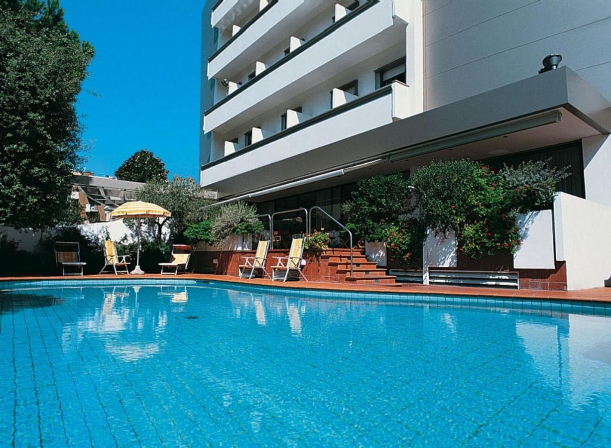 National Hotel Rimini Exteriör bild