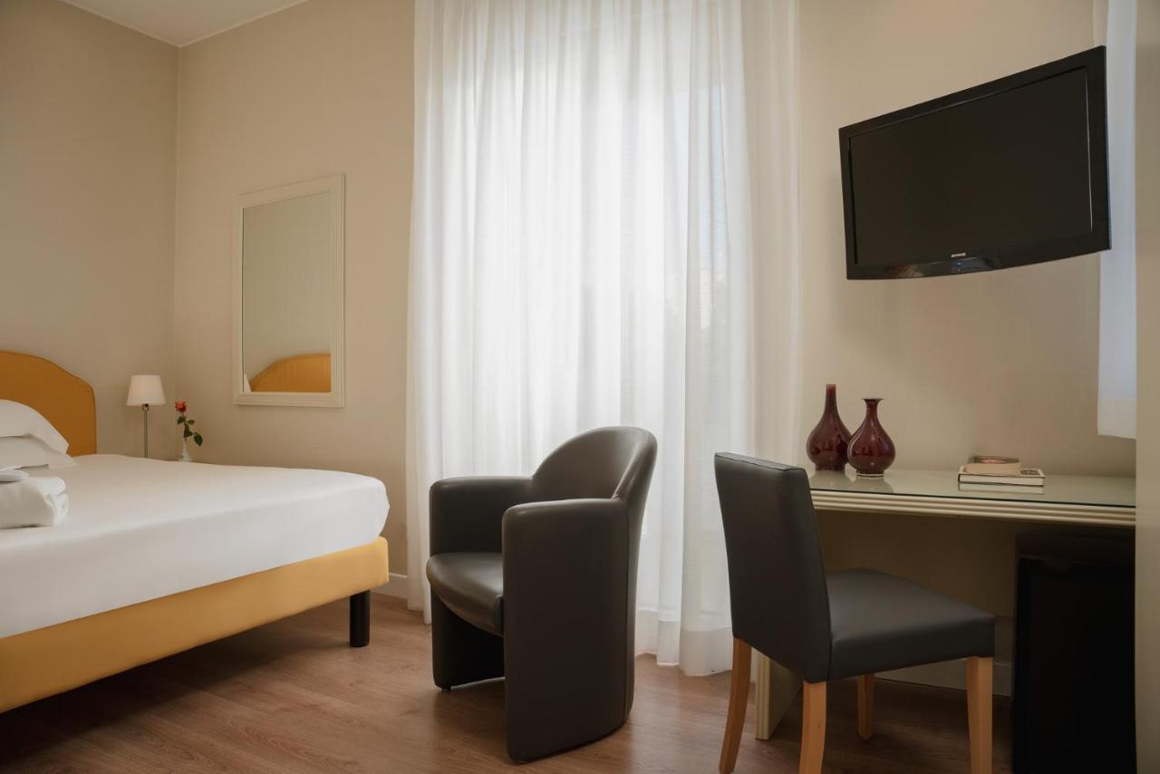 National Hotel Rimini Exteriör bild